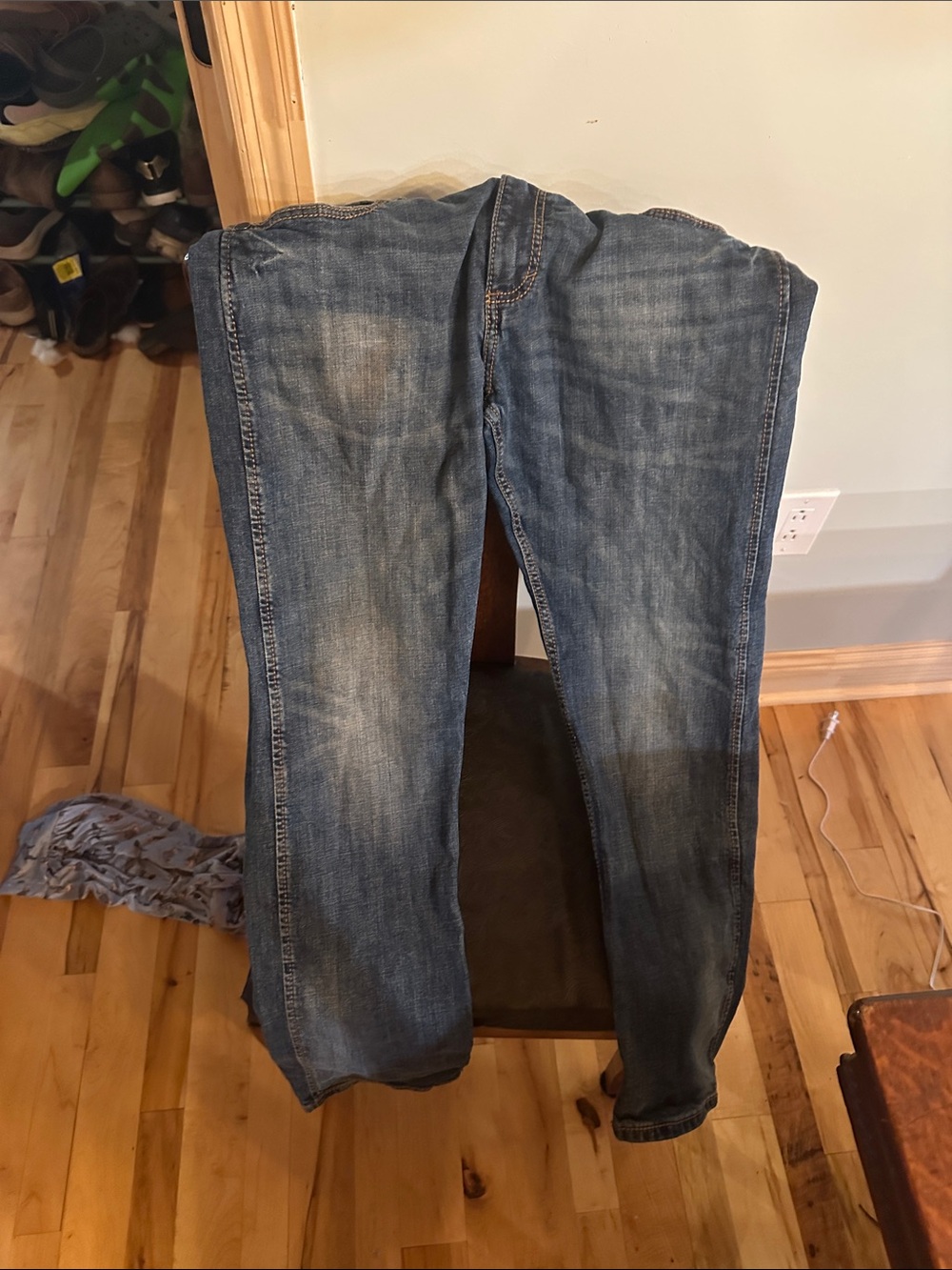 Wrangler Women's Bootcut Jeans in Faded Blue Denim